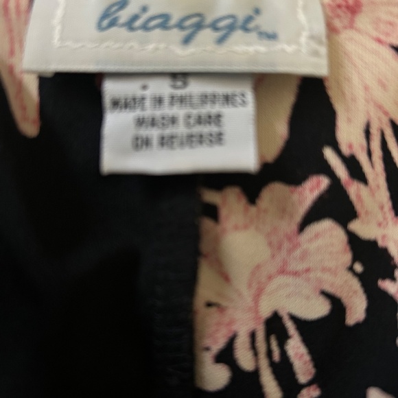 Biaggi Flowers Wrapped Dress Size Small - Picture 7 of 7